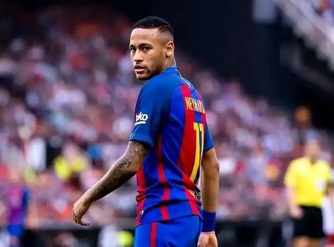 衣室矛盾中 衣室矛盾中