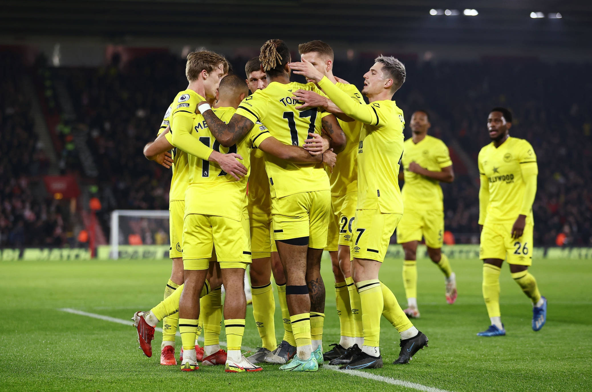 库里常年高 库里常年高